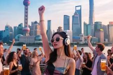 Asian Pop Night: 6 Drinks & Rooftop Bund Views for ¥158