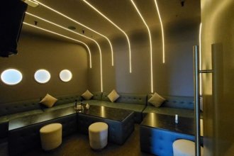 Streetfront 2nd Floor for F&B on FuMin Road Listing on SmartShanghai housing