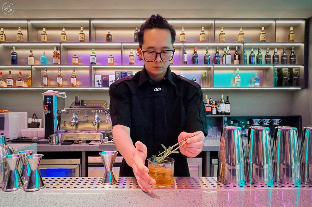 A Members Lounge and Bar 