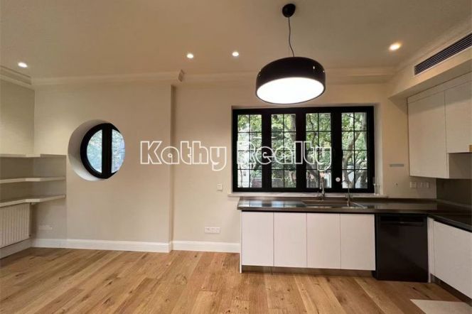 Historic buidling 2BR APT Wall heating Hunan Rd 23k
