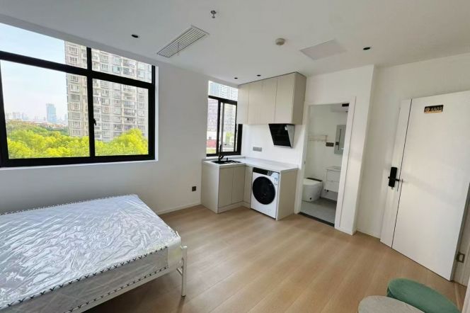 Brand new 1Br @ L9/12 Jiashan rd station