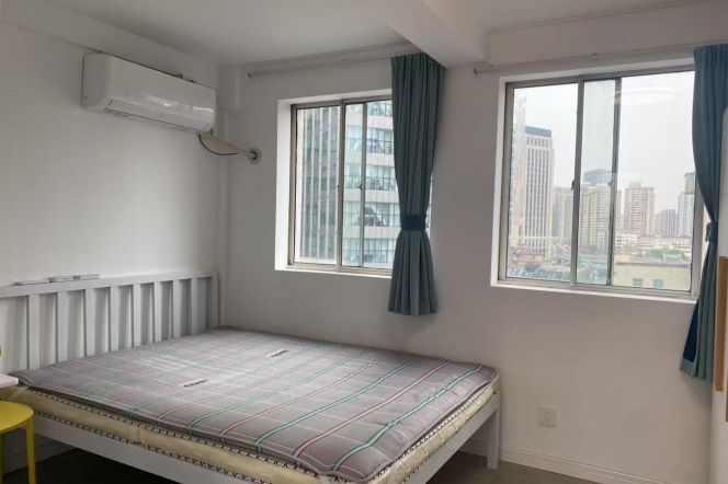 1Studio near SISU(ESSCA), Fu'dan,Tong'ji Uni and line 10 N.Si'chuan can long and short