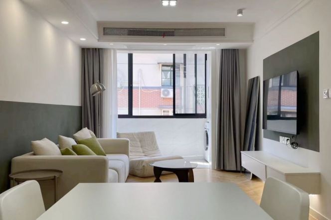 Spacious&Modern&Bright 1Bdr 1Bath Apt/L2/11 Jiang Su Rd/Large Storage/Good Quality