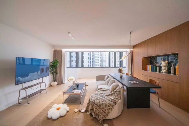 Spacious 1-Bedroom with Walk-In Closet, Large Bath & Full Floor Heating