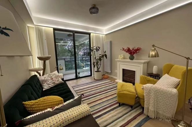 Wuning/kangding Rd wall heating 2brs/2lv/1bt apt wt balcony; L14