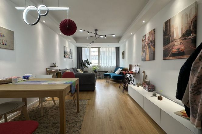  7cozy 2br apt in jing'an by Changde rd with L7 L14 L2