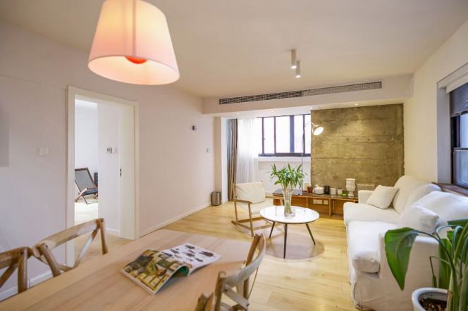 high rise 2br +study apt right next JiangSu rd with L2 L11