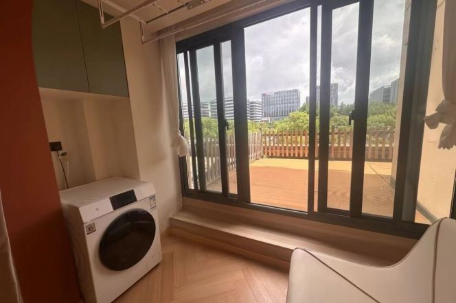 Renovated 1br apt with big outdoor terrace,close to Mixc shopping mall,Line 10