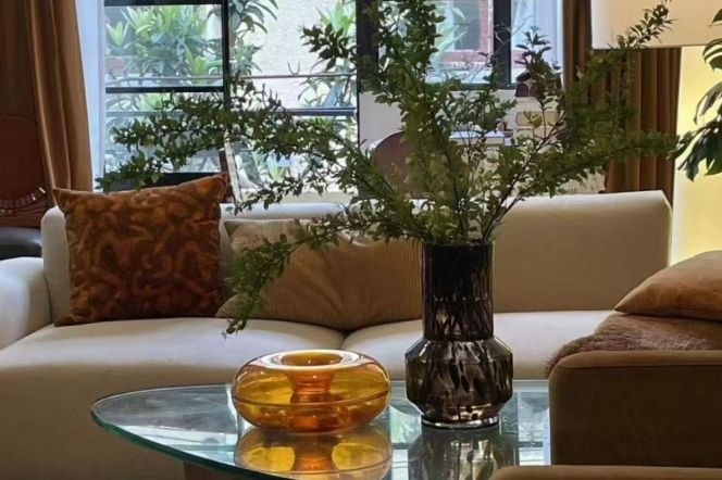 High-ceiling 1+1br with Balcony near Line 1/7 Changshu Road St.