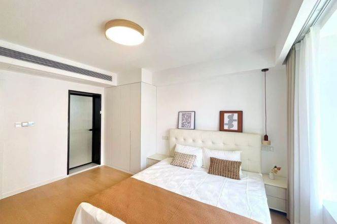 Brightly 2brs 2baths with big terrace in zhongshan park area