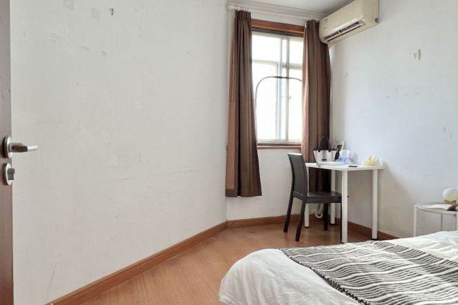 Jingan district,cozy room near Changping rd,international roommates