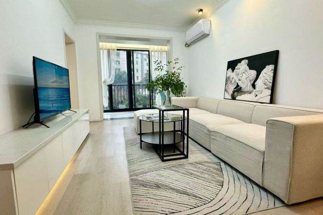 Good value2brs2baths with elavator in hongqiao rd