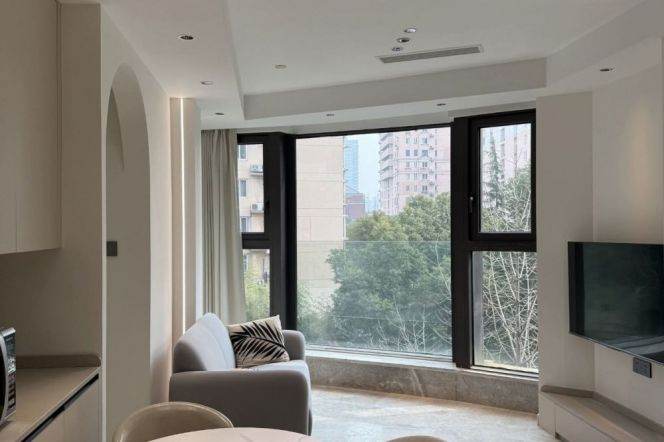 ‌Luxury 2-Bedroom Apartment Near 4th Line Luban Road Metro‌