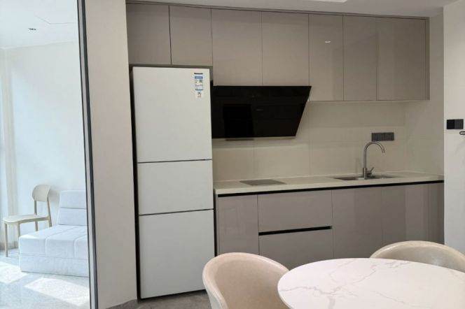 ‌Luxury 2-Bedroom Apartment Near 4th Line Luban Road Metro‌