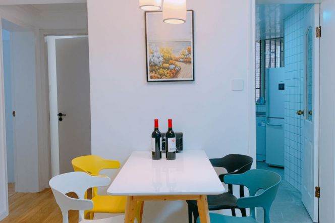 Jingan district,cozy room near Jingan temple,international roommates,very center