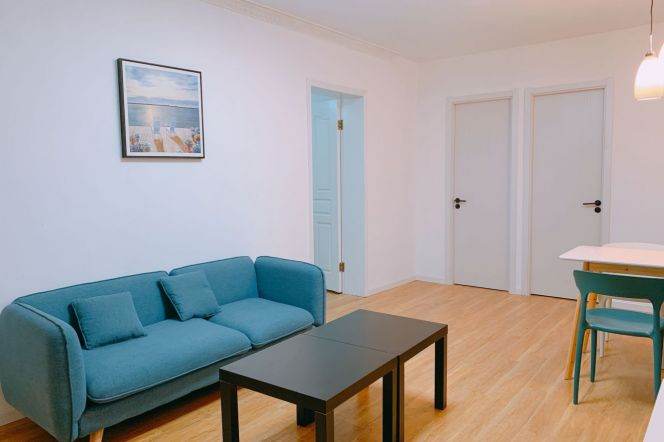 Jingan district,cozy room near Jingan temple,international roommates,very center