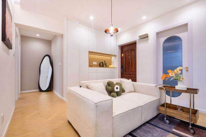 Modern and Bright 2 Bedroom Flat in Putuo @Line 3/4 Zhongtan Rd