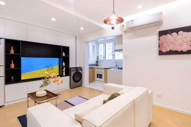 Modern and Bright 2 Bedroom Flat in Putuo @Line 3/4 Zhongtan Rd