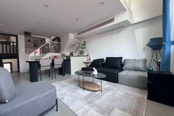 ‌Charming 1-Bedroom Loft in Xinzha Road‌