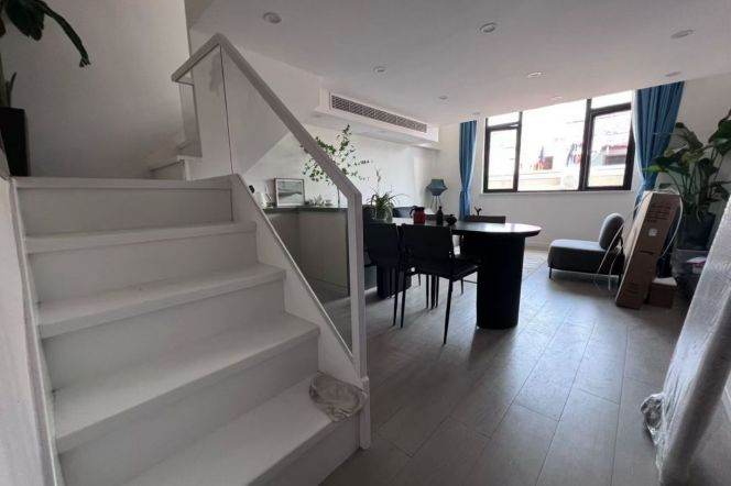 ‌Charming 1-Bedroom Loft in Xinzha Road‌