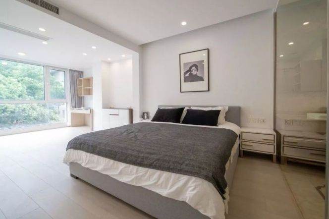 Spacious 3brs&2baths with balcony near Jiaotong University