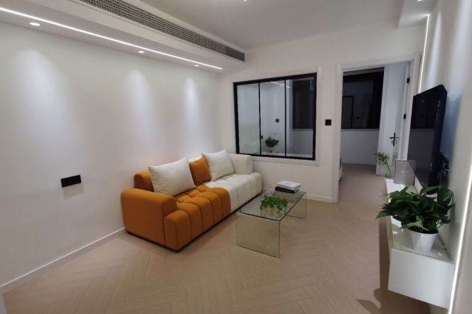 zhongshan park station one bedroom