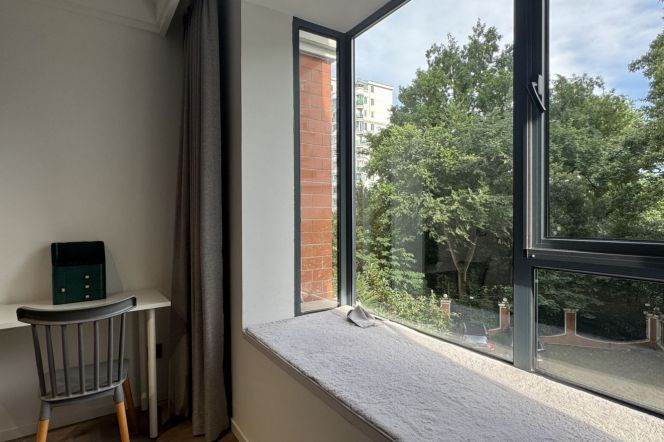 zhongshan park station one bedroom