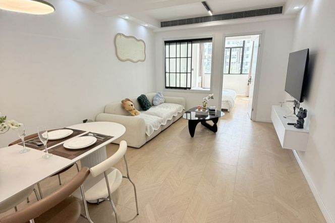zhongshan park station one bedroom
