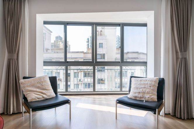 Super nice 2Br,line 4,lift,super bright