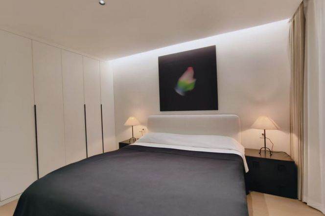 2 br 110 sqm newly renovated Apt/Modern style Xuhui 13.5K