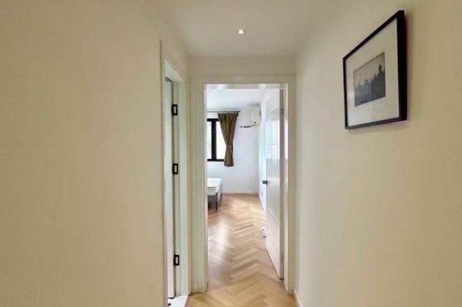 Middle Huaihai rd elevator 1BR apartment