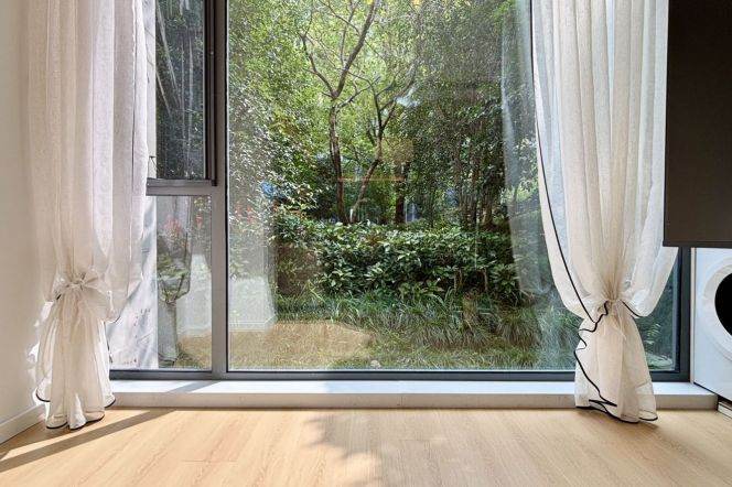 2Bdrs 1Bath /huge basement/Spacious&Bright /Line11/15 Shanghai  West  Railway Station 