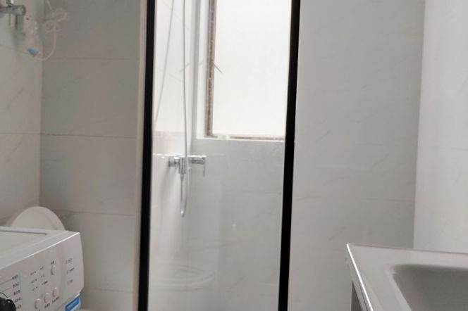 Walk distance to jiao tong university 10/11 DHU near Xujiahui ECNU