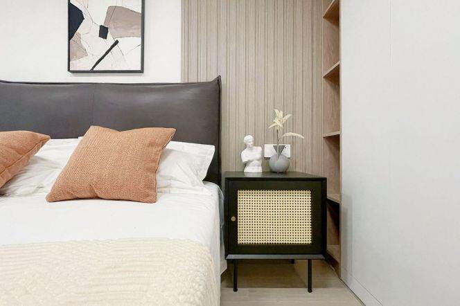 80 sqm 1 br Apt &elevator &oven/L2 loushanguan rd only 7.2K