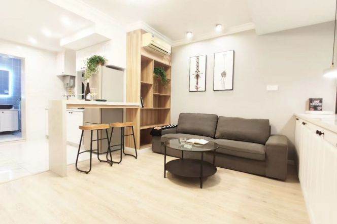 Cozy 1Br fully Furnished Long Rd Station