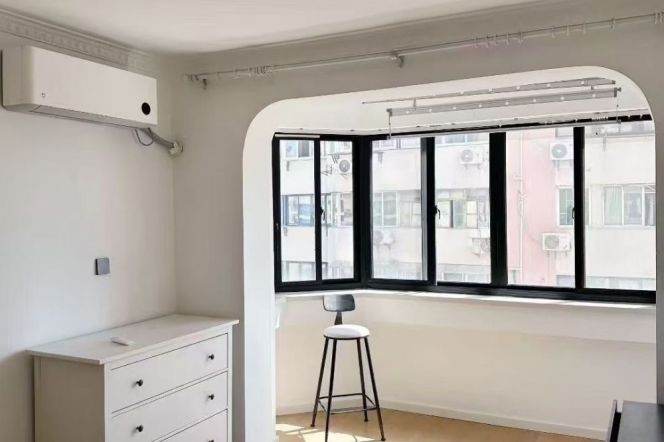 Elevator 1br apt@ hengshan rd