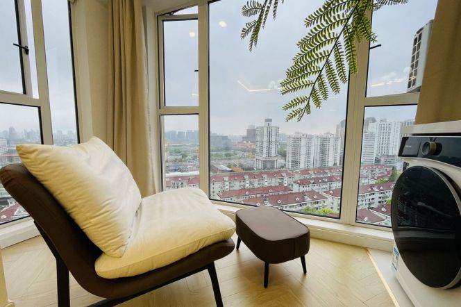 2br, subway L4Nanpu bridge, First time for rent, big window,13k