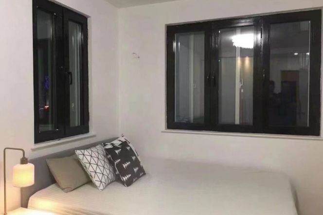 Middle Huaihai rd elevator 1BR apartment