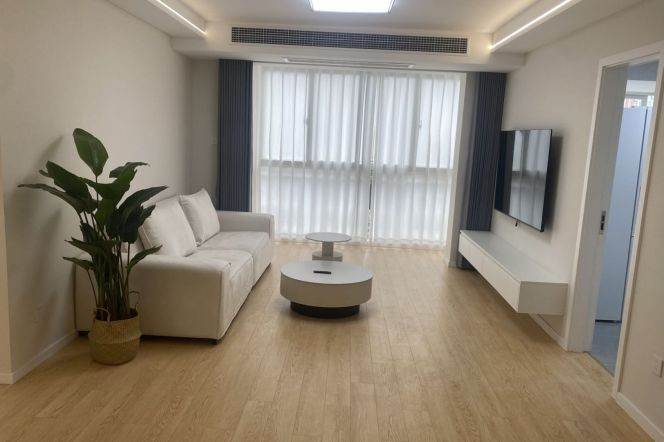 Newly Renovated Elevator 2Br/2Lr/1Bt@L1/2/8 People’s Square Station 