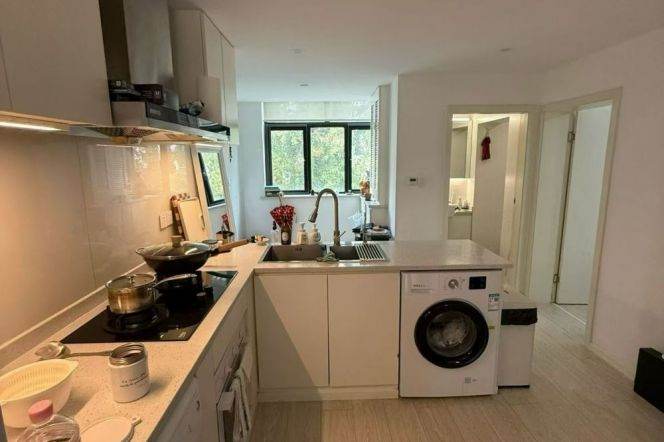 Bright 2br/1bth apt@ jiaotong university