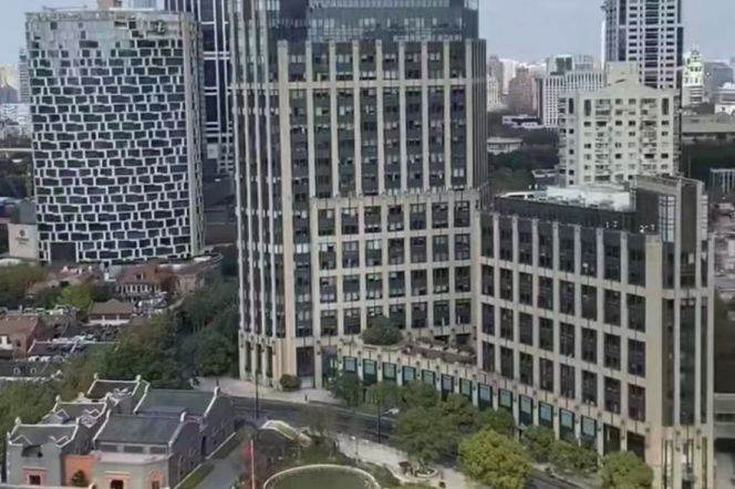 super modern  4brs penhouse floor heating nice terrace in Xintiandi 