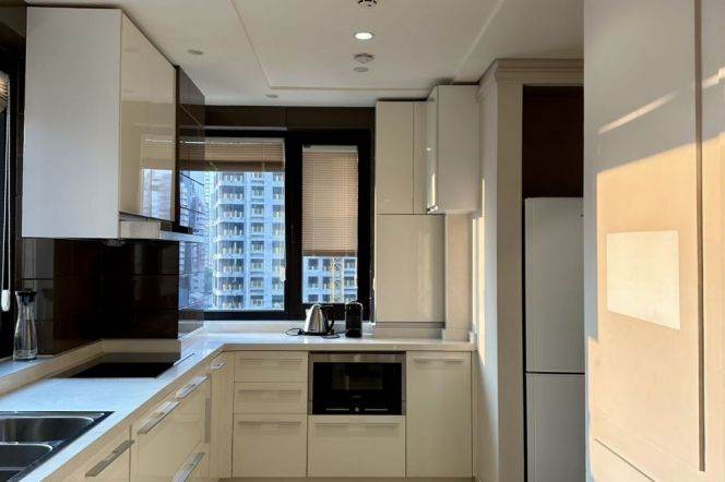 Super nice quality and spacious 115sq.m 1Br,near Bund,floor heating