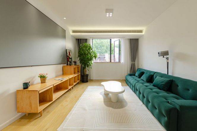 Beautiful 2+1brs&2baths with balcony near Zhongshan Park