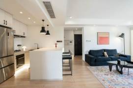 Elegant Maoming Rd  apt,3+1Br,floor heating ,balcony,Iapm