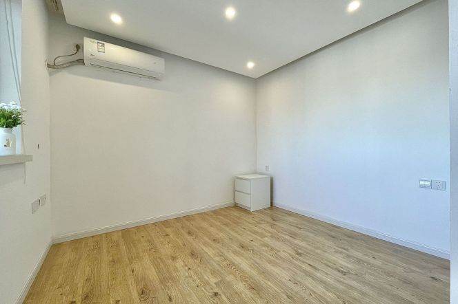 nice 2brs Nr north Zhongshan road M1