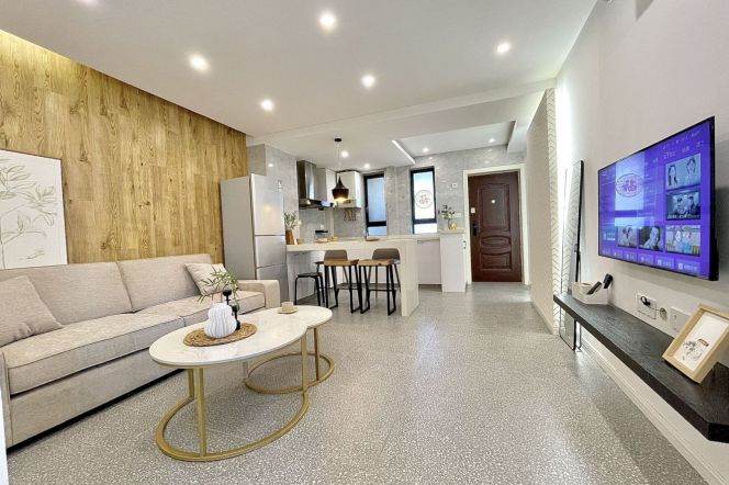 nice 2brs Nr north Zhongshan road M1