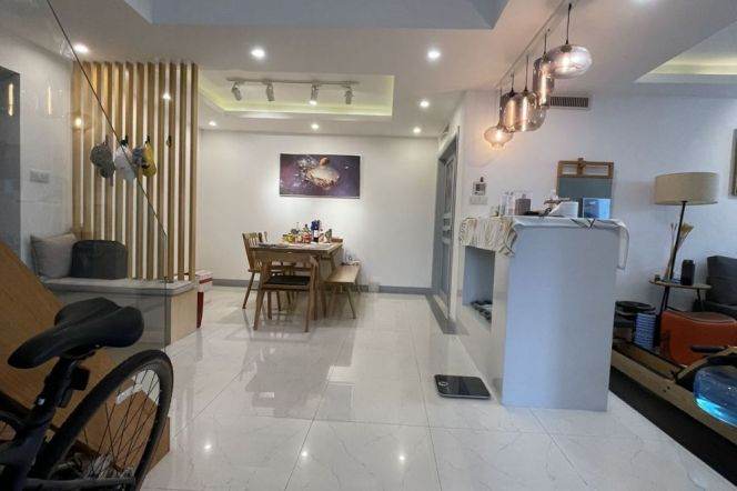 Cozy 3brs 2bathrooms with Large Terrace Nr L15 yaohong rd sta
