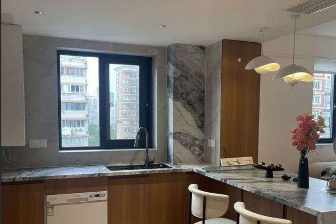 2 Bedrooms in the heart of Changning/near Shanghai Library nearby