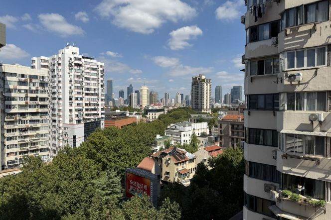 1BR Hengshan Rd /  Spacious / Bright / Modern/ Quiet / elevator