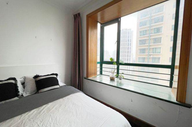 Jingan district,master bedroom near Hanzhong rd,bright and cozy,long/short term ok